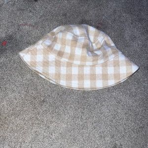 bucket hat